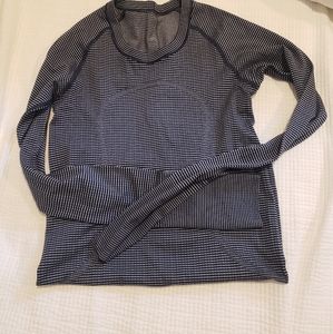 Navy and white Swiftly Tech long sleeve